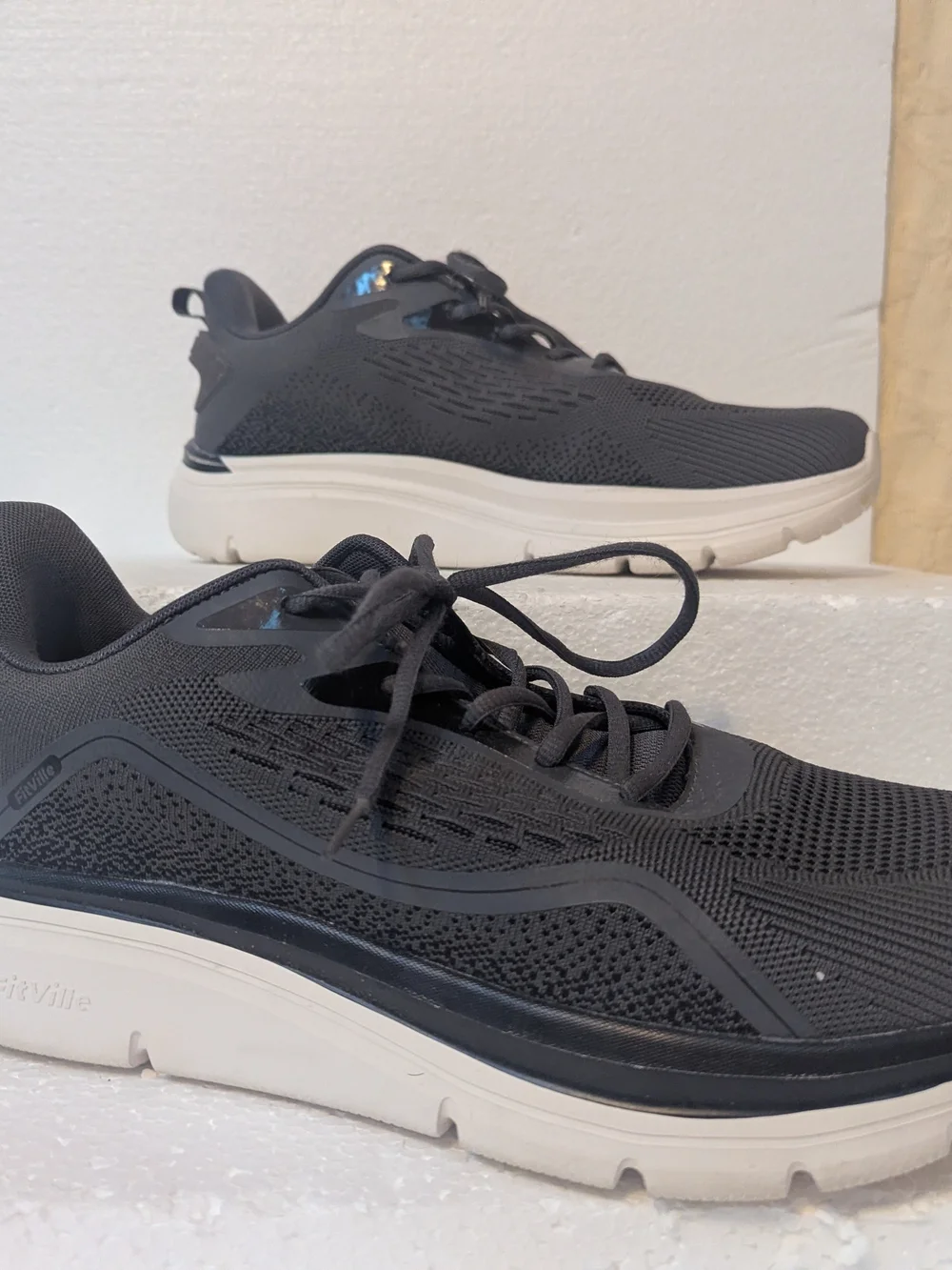 Men's Gray Athletic Knit Sneakers with White Sole